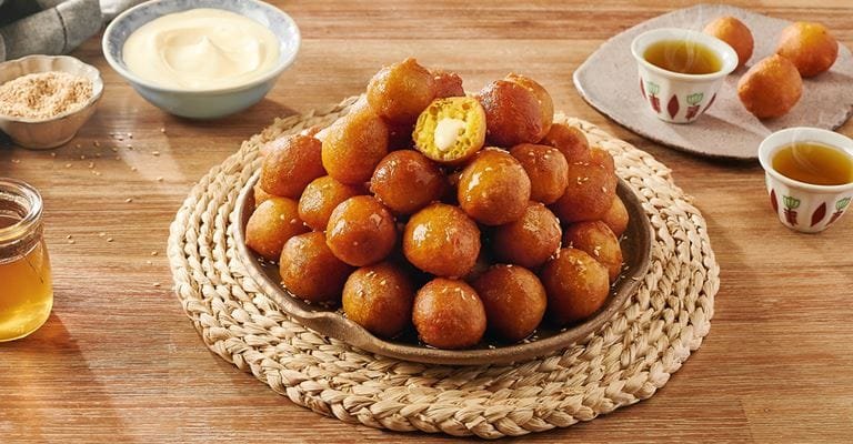 كيفية تحضير افضل طريقة عمل لقيمات سهلة وسريعة للحصول على الطعم المثالي 2 افضل طريقة عمل لقيمات