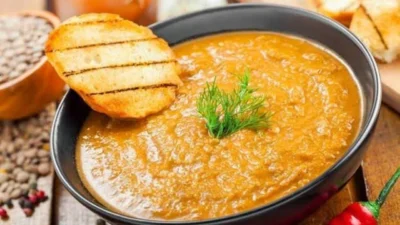 أسهل طريقة طبخ شوربة العدس بوصفات متنوعة ومغذية 10 طريقة طبخ شوربة العدس