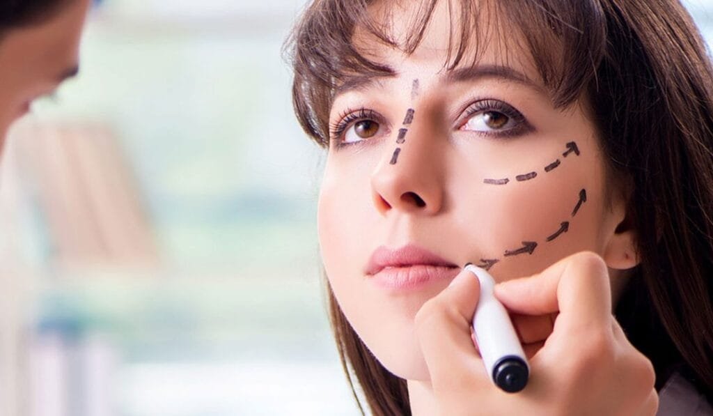 هل هناك مضاعفات شد الوجه بالطرق الطبيعية؟ 1 مضاعفات شد الوجه بالطرق الطبيعية